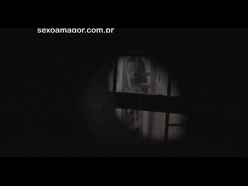 ❤️ Sarışın, içi boş tuğlaların arkasına gizlenmiş bir mahalle röntgencisi tarafından gizlice videoya alınır ☑ Süper porno pornoda tr.mysexgamer.ru ❌️❤